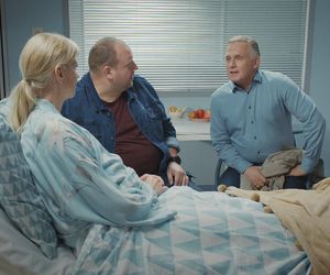 M jak miłość, odcinek 1851: Artur (Robert Moskwa), Jagoda (Katarzyna Kołeczek), Tadeusz (Bartłomiej Nowosielski)