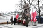 Jarosław Kaczyński wraz z delegacją PiS złożył wieńce przed pomnikami Ojców Niepodległości