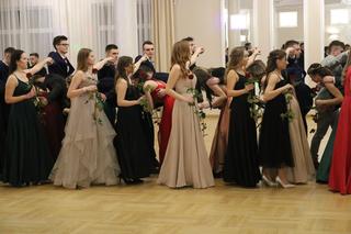 Zabawa studniówkowa Technikum nr 10 w Rzeszowie. Tak bawili się tegoroczni maturzyści [GALERIA]