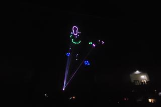 Finał WOŚP w Olsztynie. Pokaz laserowy podczas „Światełka do nieba” zachwycił wszystkich [ZDJĘCIA]