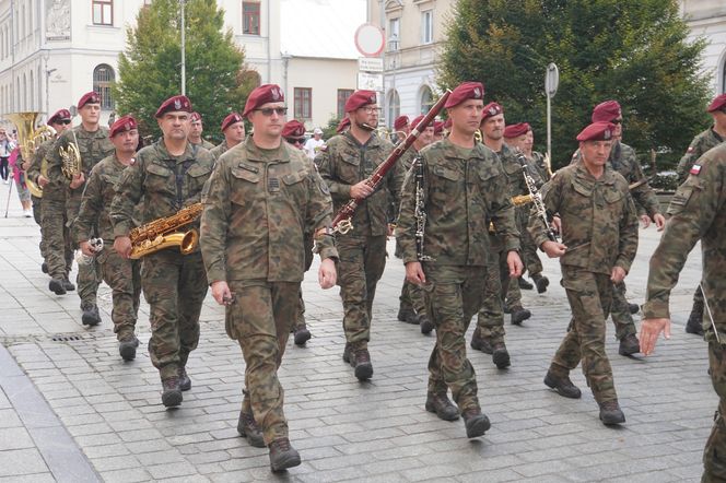 MSPO 2025. Parada Orkiestry Wojskowej w Kielcach