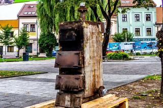 Jedyny taki monument w Polsce. Na skawińskim rynku stanął pomnik KOPCIUCHA [ZDJĘCIA]