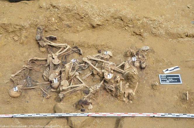 W trakcie poszukiwań IPN na Górkach Czechowskich znaleziono szczątki 40 osób