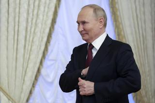 Twarz sobowtóra Putina się rozpada?! Wędrujące kości, spadające policzki, ból brody. Rozjeżdża się
