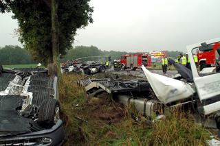 Katastrofa autokaru z maturzystami pod Jeżewem w 2005r.