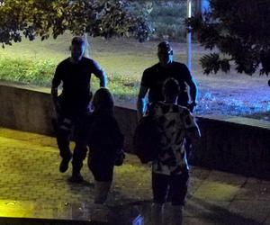 Gorąca sesja zdjęciowa w centrum miasta. Nie miała nic do ukrycia