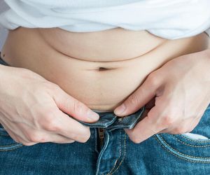 Chcesz pozbyć się tłuszczu z brzucha? Nie pij tych 7 napojów