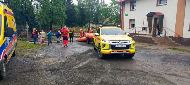 Ratownicy Zachodniopomorskiego WOPR pomagają na południu Polski