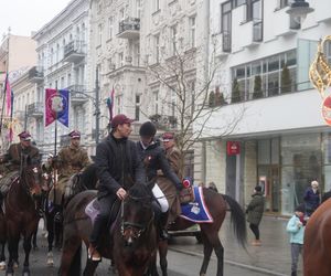 Wielka Szarża w centrum Łodzi. Oddziały konne przeszły przez Piotrkowską