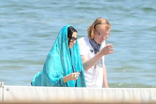 Kayah boi się słońca 