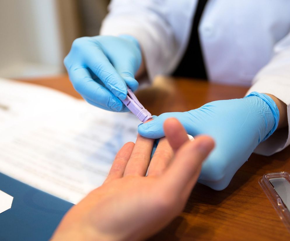 Groźna infekcja coraz częstsza. Teraz darmowy test zrobisz w zwykłej przychodni