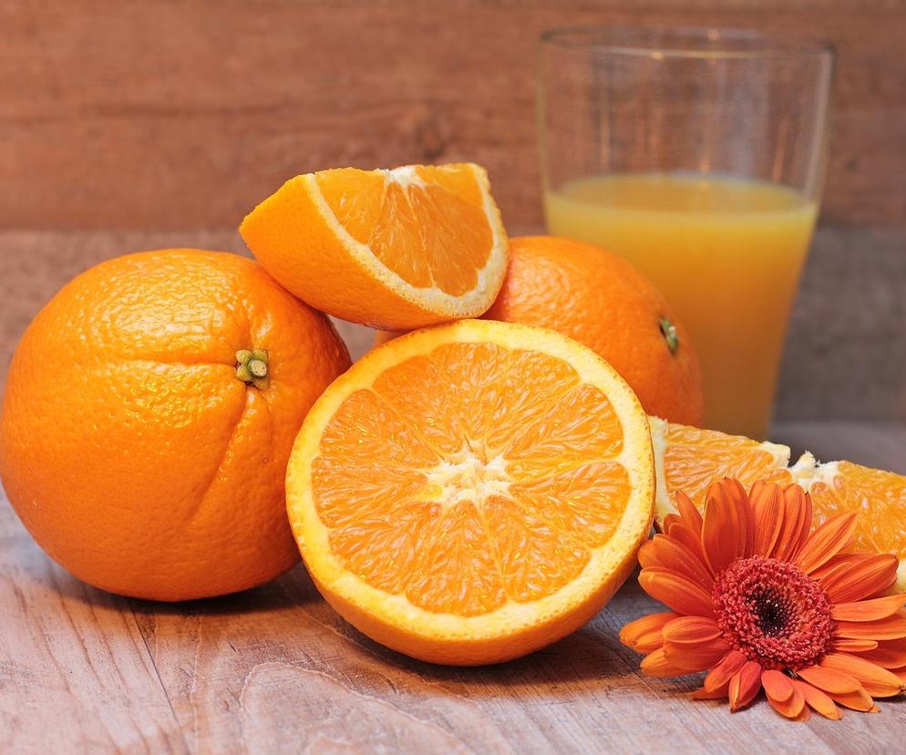 Najsłodsze pomarańcze mają cytrusowy zapach. Bezzapachowe są suche.