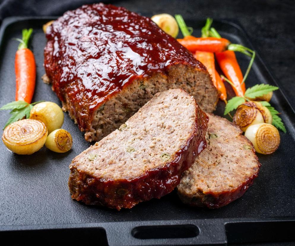 Zdrowy pasztet mięsny po turecku. Niecodzienne danie na uroczysty obiad lub kolację