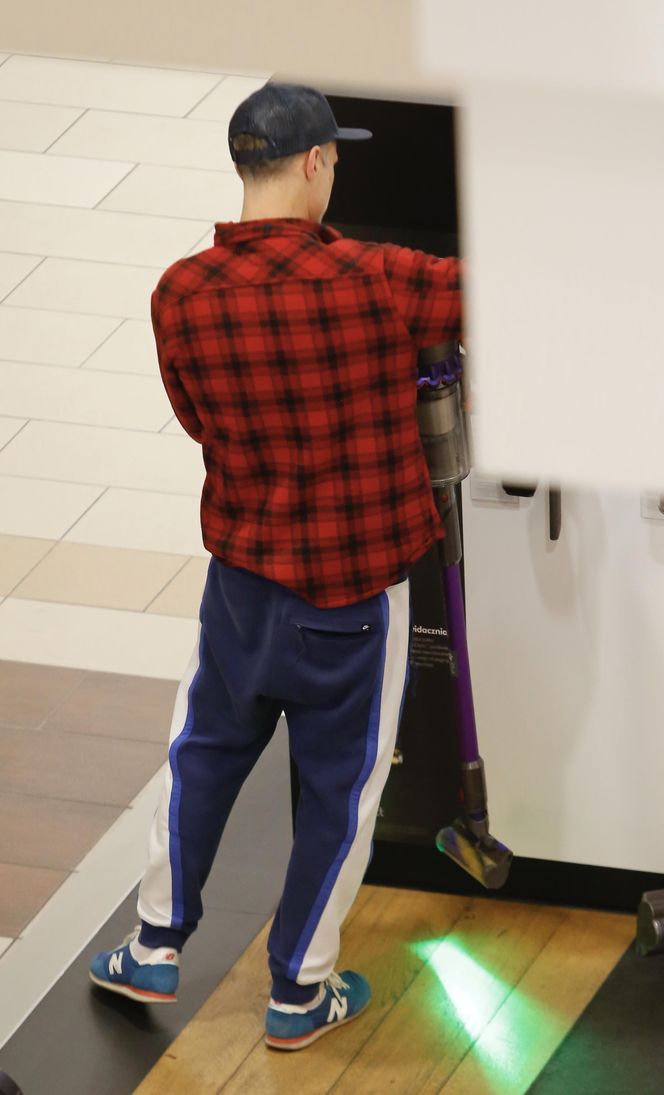 Maciej Zakościelny - męska wyprawa po odkurzacz