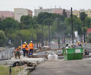 Nad Brdą w Bydgoszczy powstają nowe mosty. Zaglądamy na plac budowy [ZDJĘCIA]