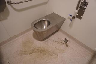 Co dzieje się po 15 minutach w szalecie miejskim? Wielka zagadka rozwiązana!