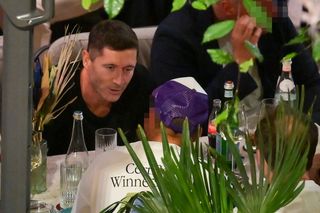 Robert Lewandowski świętował wygraną z Niemcami z kolegami z reprezentacji na mieście. Zabrakło tylko Szczęsnego, mamy zdjęcia z zabawy do oporu