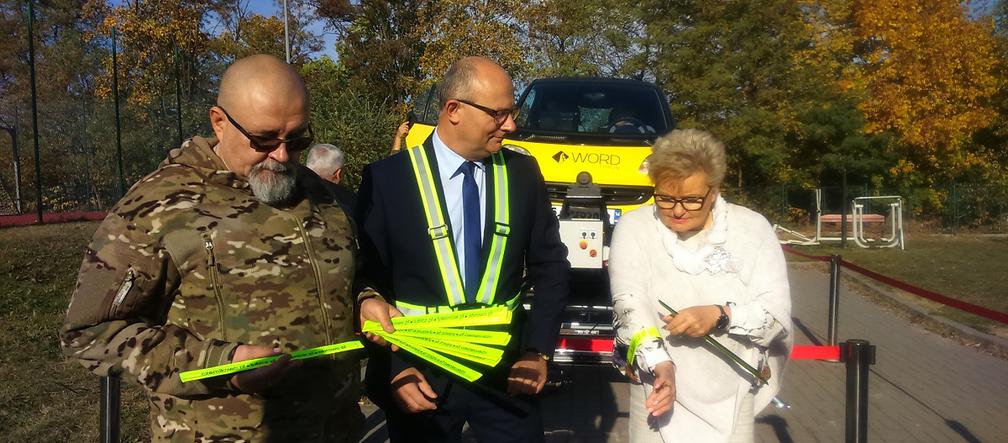 „Rozbłyśnij odblaskiem na drodze”. Skierowana jest do pieszych i rowerzystów