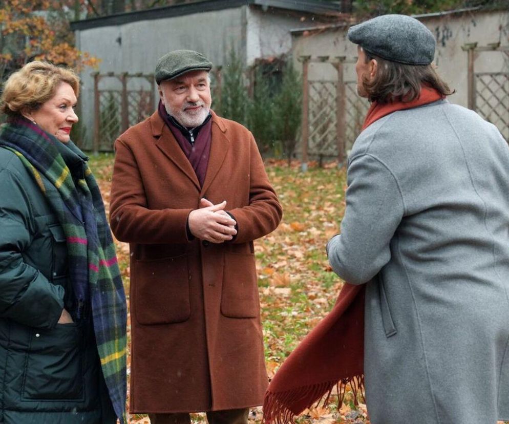 	Barwy szczęścia odc. 3170. Józefina Rawiczowa (Elżbieta Jarosik), Andrzej Zastoja-Modelski (Leon Charewicz), Trojan (Piotr Makarski)
