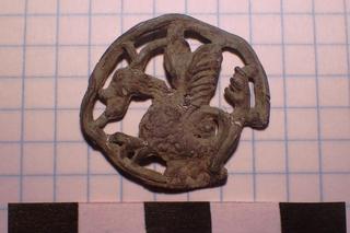 Unikatowe odkrycie w woj. lubelskim! Znaleziono średniowieczną odznakę… z bazyliszkiem