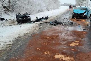 Lubelskie. Tragiczny wypadek. Opel zderzył się z renault. Kobieta zmarła w szpitalu