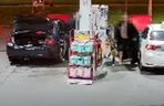 Wrocław. Rozlał benzynę na stacji i ją podpalił. 49-latek w rękach policji [ZDJĘCIA]