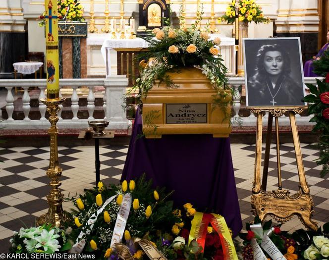 Hieny cmentarne okradły grób wielkiej aktorki!