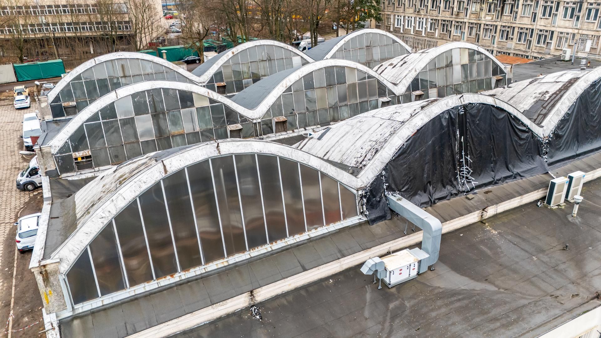 Zabytkowa hala na Suwak 4 w Warszawie