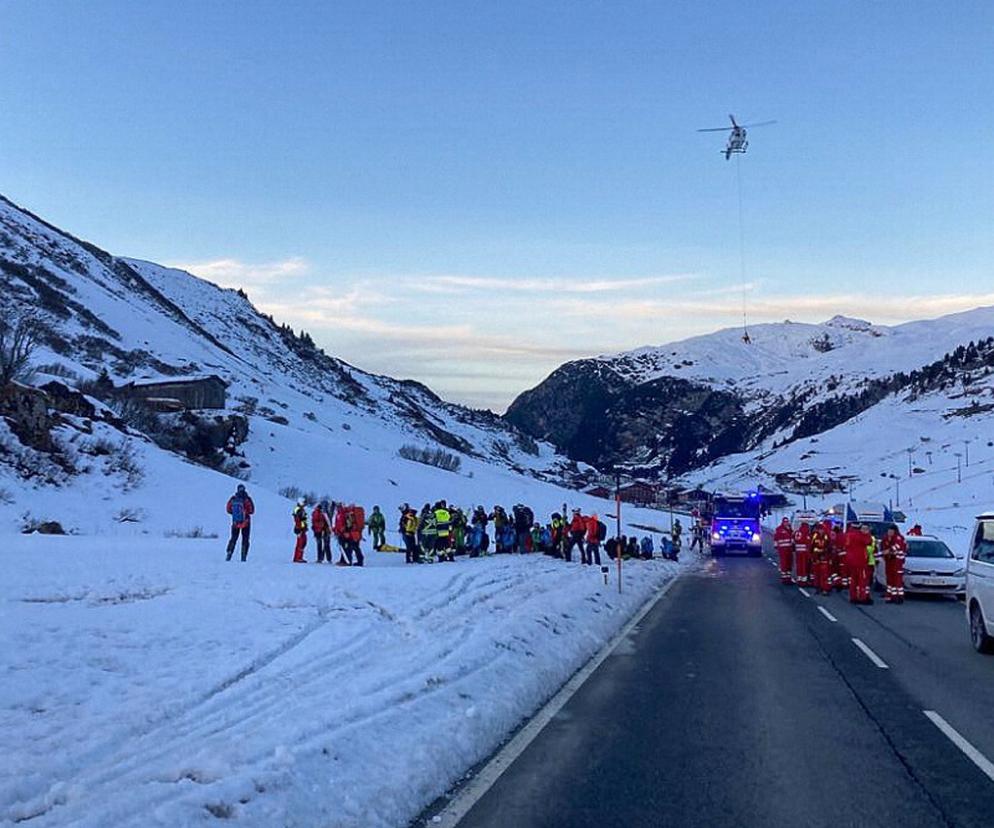 Austria. Lawina porwała 10 narciarzy w regionie Vorarlberg, trwa akcja ratunkowa