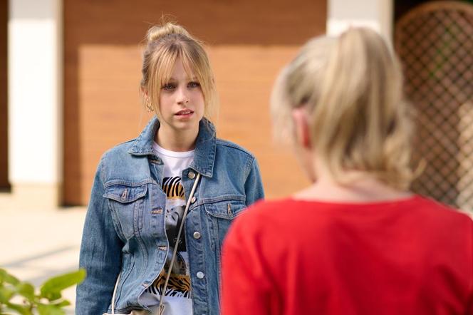 Na Wspólnej odc. 3696: Klara Myszkowska (Arleta Lemańska), Ala (Jowita Chwałek)