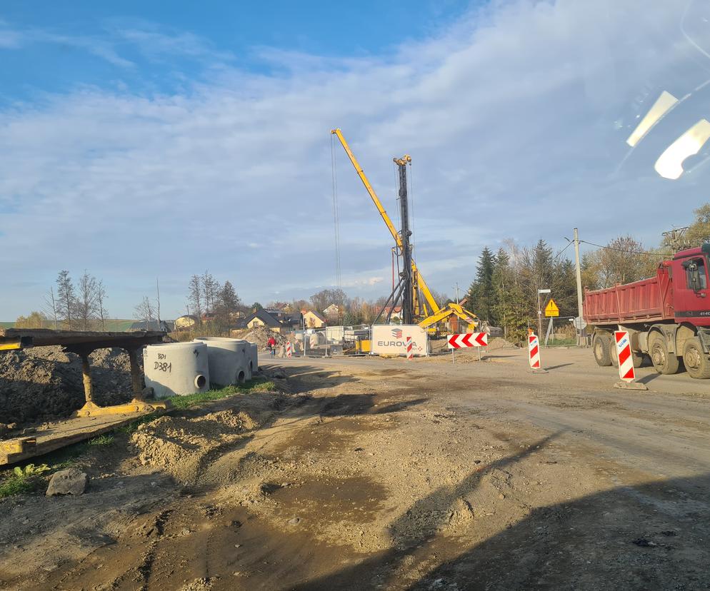 Droga Przeworsk -Kańczuga 9 km kierowcy pokonują w pół godziny [GALERIA]