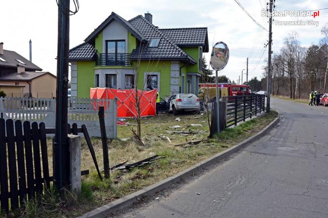 KOSZMARNY wypadek w Tarnowskich Górach. Zginął młody kierowca [ZDJĘCIA]