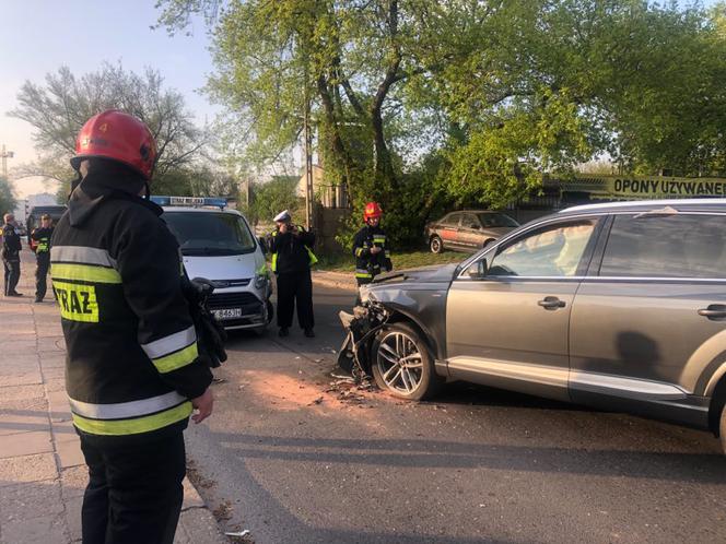 Wypadek przy Obozowej. Dwóch strażników miejskich w szpitalu