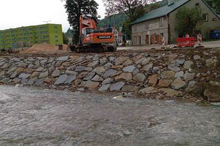 Stronie Śląskie - zabezpieczenie przeciwpowodziowe i naprawa uszkodzej tamy na potoku Morawka