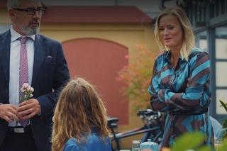 M jak miłość, odcinek 1770: Julia (Marta Chodorowska), Sylwia (Hanna Turnau), Adam Werner (Jacek Kopczyński)	