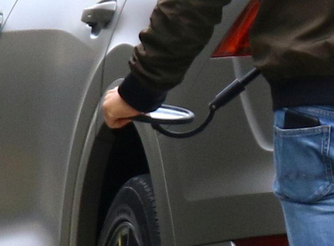 Służby sprawdzają teren w pobliżu miejsca zamieszkania premiera