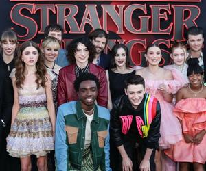 Zarobki aktorów serialu Stranger Things robią wrażenie. Zgarną krocie za 5. sezon