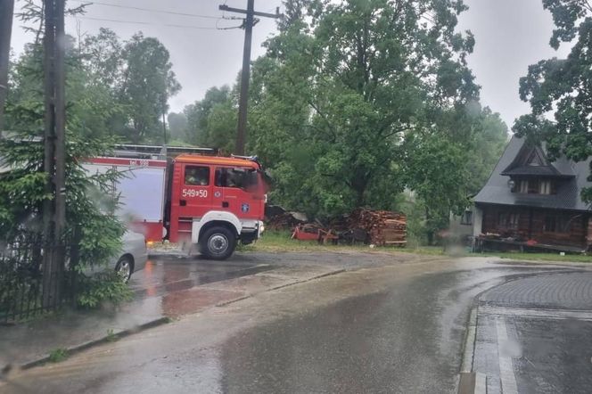 Nawałnice w Małopolsce. Intensywne burze i ulewne deszcze spowodowały podtopienia i wzrost poziomu wód w rzekach