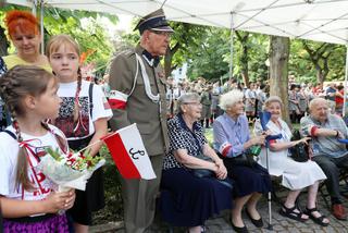 Powstańcy warszawscy podczas obchodów 77. rocznicy wybuchu Powstania Warszawskiego