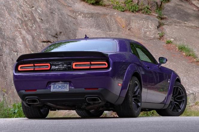 Dodge Challenger R/T Scat Pack Widebody