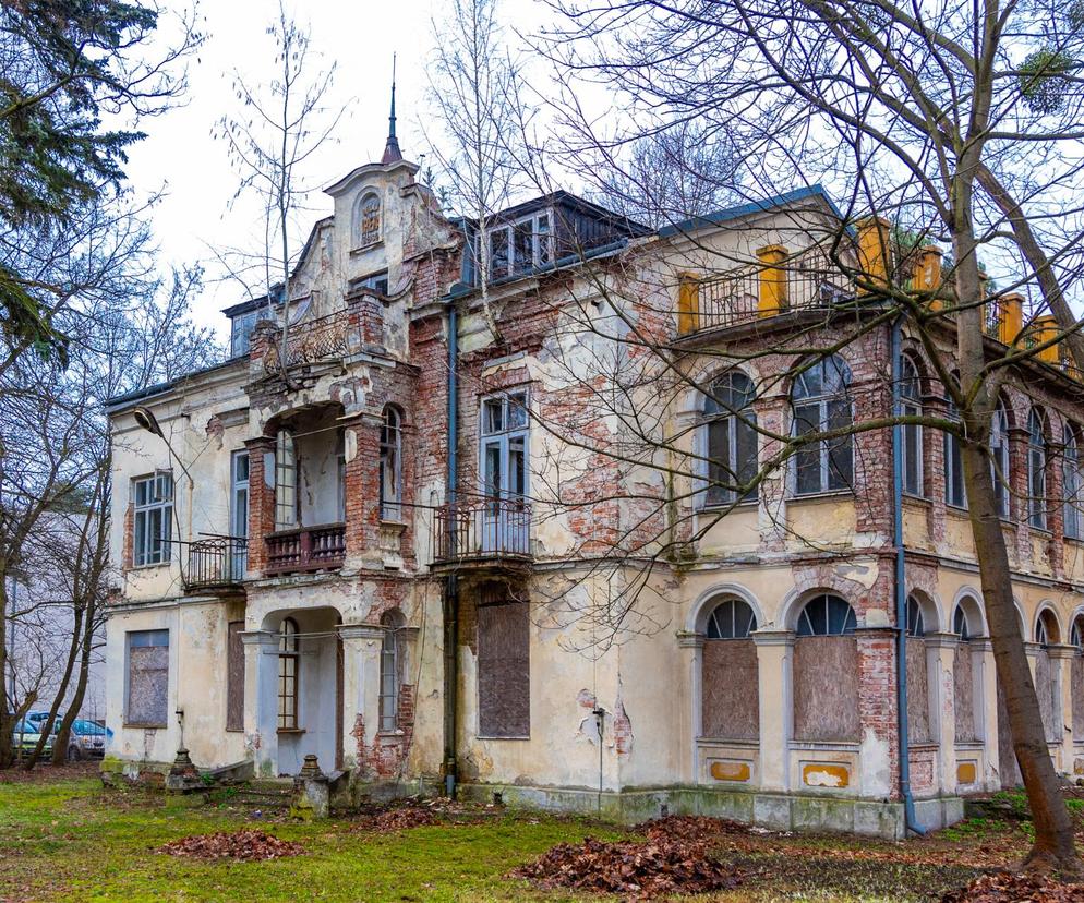 Konstancin-Jeziorna: te opuszczone wille popadają w ruinę