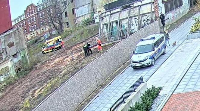 Wspiął się na komin i wpadł do środka! 22-latek runął z gigantycznej wysokości