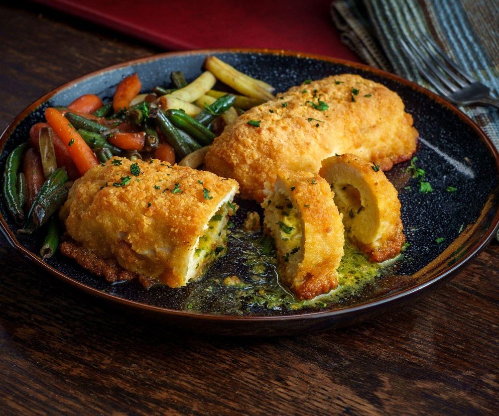 Chrupiące kotlety de volaille. Zamiast bułki tartej użyj tego składnika