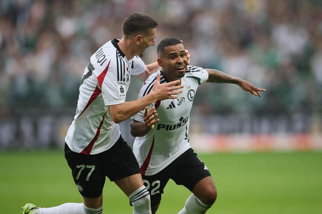 Legia Warszawa rozbiła Radomiaka 4:1. Festiwal goli po katastrofalnych błędach bramkarza