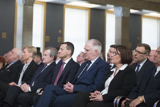 Odsłonięcie tablicy upamiętniającej ofiary katastrofy smoleńskiej