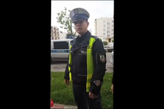 Oczerniali policjantów, film z interwencji wrzucili do sieci. Teraz para z Częstochowy przeprasza 