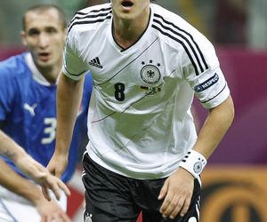 Mesut Ozil przeszedł niezwykłą przemianę!