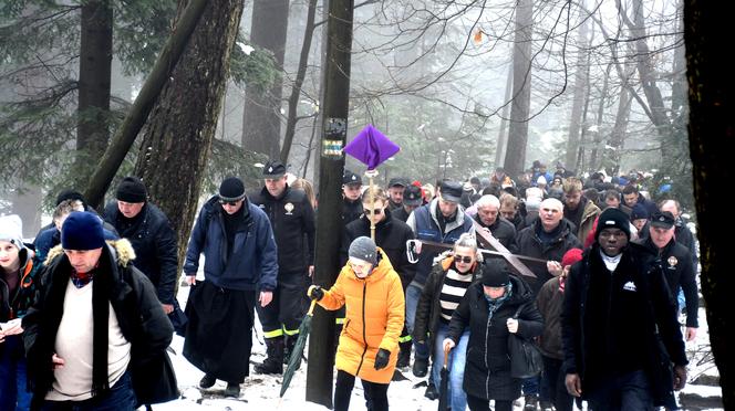 Droga Krzyżowa z Nowej Słupi na Święty Krzyż