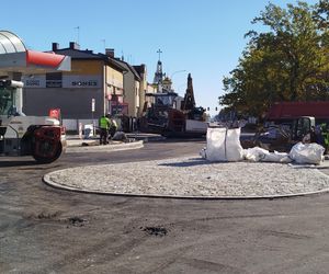 Na ul. Floriańskiej w Siedlcach powstaje nowe rondo ósemkowe i nowa nawierzchnia