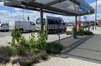 Tak wygladają ogrody deszczowe na parkingu przed terminalami Katowice Airport